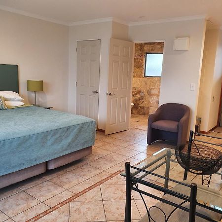 Breakers Motel Whangamata Zewnętrze zdjęcie