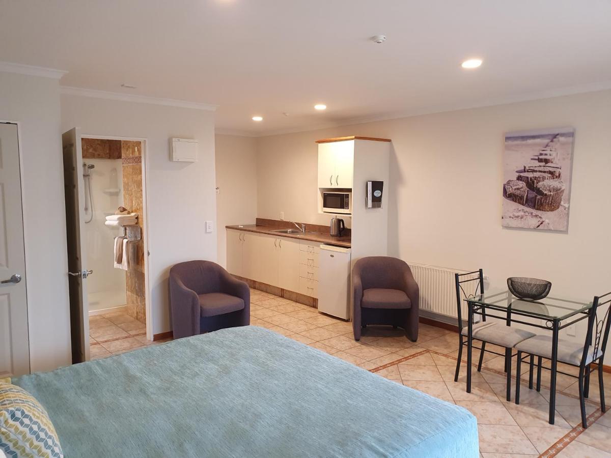 Breakers Motel Whangamata Zewnętrze zdjęcie