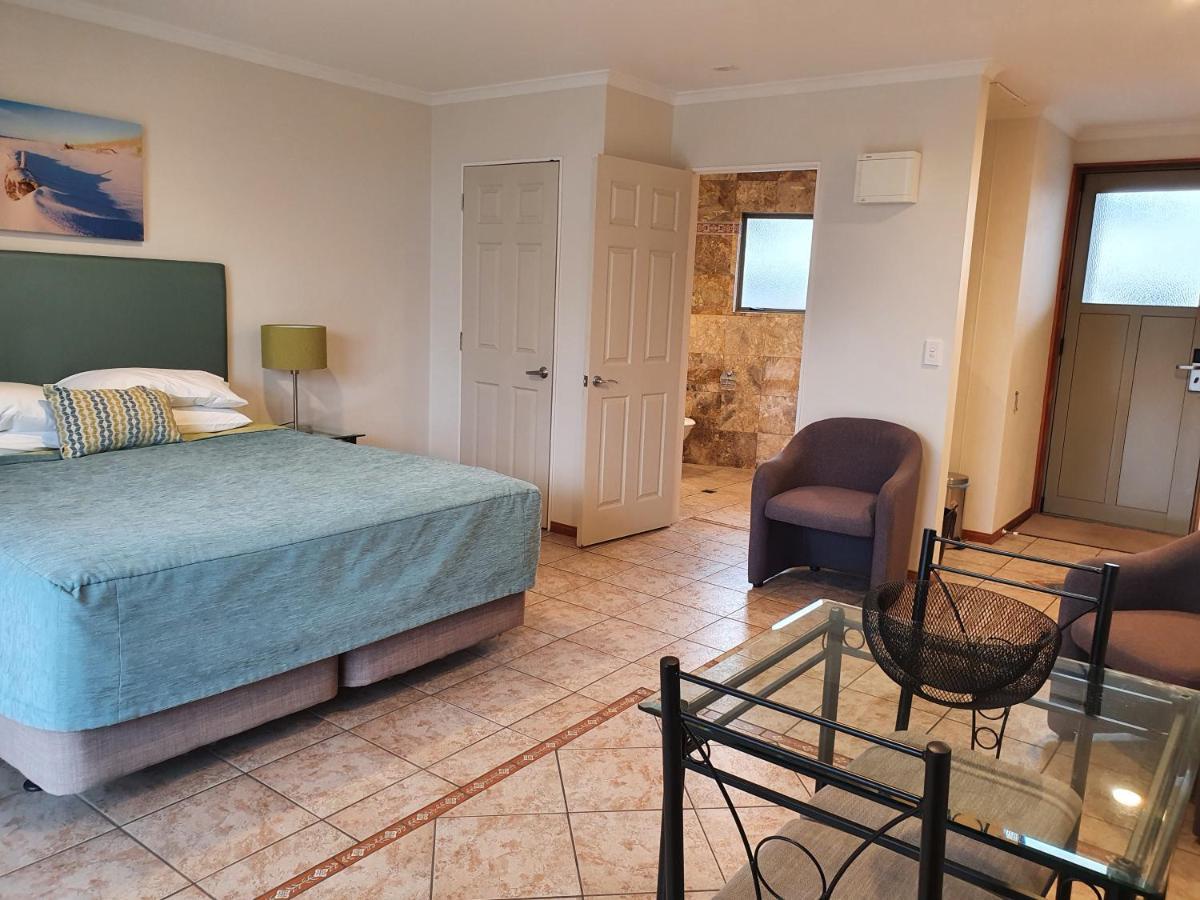 Breakers Motel Whangamata Zewnętrze zdjęcie